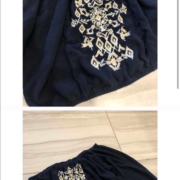 Hollister Off The Shoulder Crop Top - Picture 2 of 4